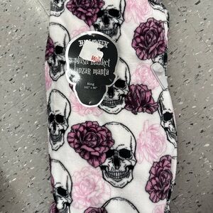 Halloween Skulls & Roses Plush Blanket